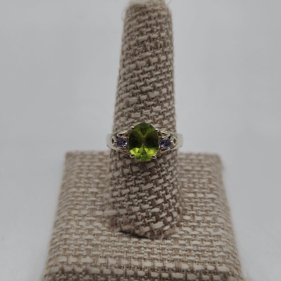 Size 9 Sterling Silver Oval Peridot And Amethyst Gem Ring A3624 - Picture 1 of 9